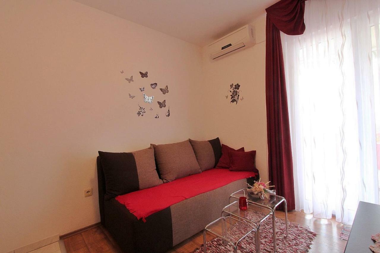 פודסטראנה Apartments Filip מראה חיצוני תמונה