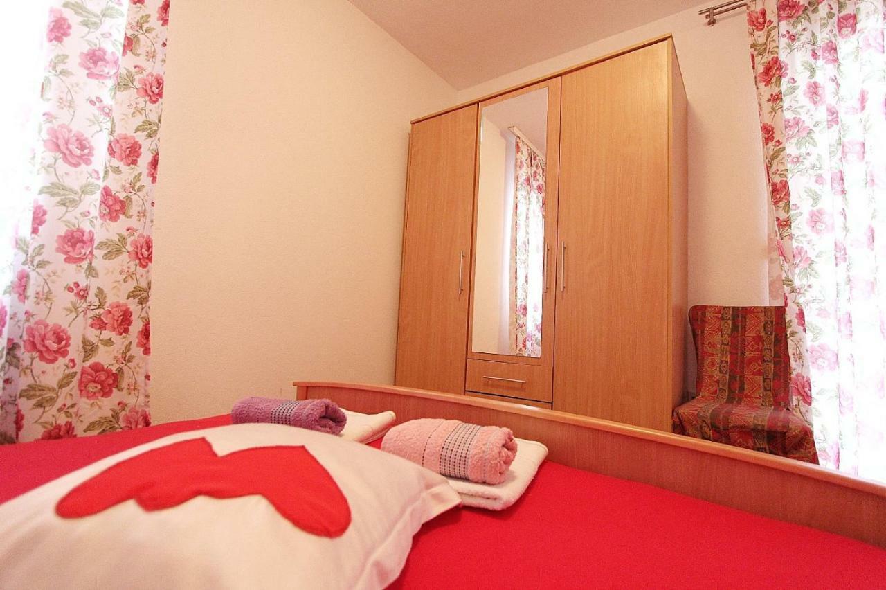 פודסטראנה Apartments Filip מראה חיצוני תמונה